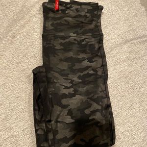 Spanx leggings size M